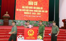 Cán bộ chiến sĩ lực lượng vũ trang TP Cần Thơ tham gia bầu cử sớm