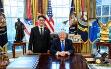 Ông Trump bất ngờ gặp Thủ tướng Hàn, hỏi chuyện đối thoại với ông Kim Jong Un