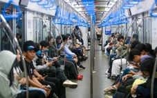 Đi metro số 1 bớt kẹt xe, tiết kiệm hơn khi xăng tăng giá?