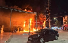 Cháy lớn tại quán kem Mixue