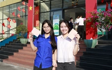 22.000 sinh viên ở ký túc xá ĐH Quốc gia TP.HCM đi bầu cử, nhiều bạn lần đầu cầm lá phiếu