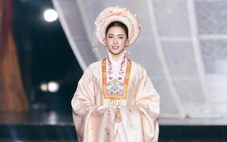 Áo dài trở thành ‘ngôn ngữ' kể chuyện di sản Việt