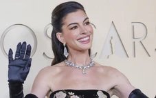 Ngắm 10 khoảnh khắc trang sức kim cương rực rỡ nhất Oscar 2026