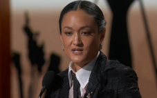 Đang trao giải Oscar: Autumn Durald Arkapaw - Người phụ nữ đầu tiên giành giải quay phim