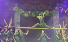 Xiếc chính luận phục vụ nhiệm vụ chính trị đắt vé