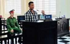 Gây nhau chỉ vì một con chó rượt ba con gà, con trai đập cha trọng thương