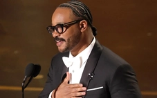 Đang trao giải Oscar: Sinners nhận giải đầu tiên cho Kịch bản gốc xuất sắc nhất