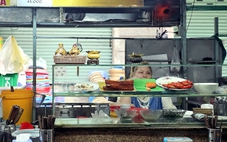 Hàng quán rục rịch tăng giá