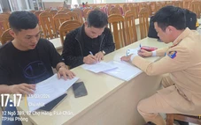 Công an thông tin vụ lái xe đâm gãy chân cụ bà rồi tăng ga bỏ chạy trên đường Hồ Sen