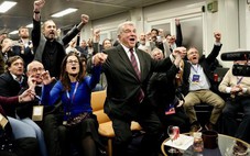 Vượt qua những lùm xùm, Laporta tái đắc chủ tịch Barca