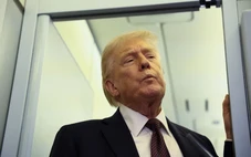 Ông Trump: Iran dùng AI dựng cảnh tấn công tàu sân bay Mỹ, tạo đám đông 250.000 người