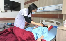 Tưởng viêm họng nhẹ, nữ sinh 16 tuổi bị ‘siêu vi khuẩn’ tấn công não, tim suýt mất mạng