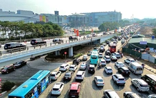 Hà Nội rào chắn nhiều nơi trên đường Đàm Quang Trung, Cổ Linh để thi công hầm kín, hầm hở