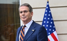 Mỹ cho phép tàu chở dầu Iran, Trung Quốc, Ấn Độ qua eo biển Hormuz