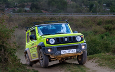 'Không ai bỏ 800 triệu mua Suzuki Jimny vì trang bị, mà để mua khả năng xe đắt gấp 5 không làm được'