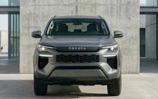 Toyota Fortuner đời mới lộ ảnh hot: Đèn LED 2 tầng, nội thất như Prado, dự kiến ra mắt ngay năm nay