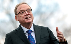 Nhà Trắng: Tàu dầu 'nhỏ giọt' qua Hormuz, chiến sự với Iran không gây tổn hại kinh tế Mỹ