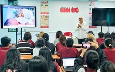 Sinh viên truyền thông học nhiếp ảnh thực tế cùng nhiếp ảnh gia Nguyễn Á