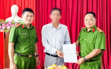 Công an hỗ trợ người dân ở Cần Thơ nhận lại gần 1 tỉ đồng chuyển khoản nhầm