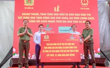 Bộ Công an trao kinh phí xây tặng 500 căn nhà tại Cà Mau