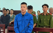 Đánh CSGT đang điều tiết giao thông giữa trời mưa lũ, bị phạt 12 tháng tù