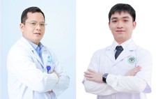 Tặng giấy khen hai bác sĩ cứu người đột quỵ ở sân bóng chuyền