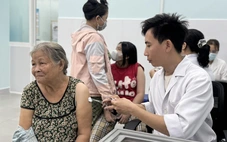 Sau Tết, người dân tiêm vắc xin phòng bệnh dại tại Viện Pasteur TP.HCM tăng 4-5 lần