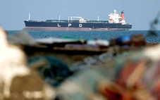 Còn chiến sự, eo biển Hormuz khó có an ninh