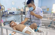 TP.HCM: Ca tay chân miệng tăng gần gấp đôi, bác sĩ cảnh báo nguy cơ bùng dịch
