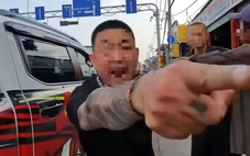 Xác minh clip hai người đi xe bán tải chửi bới, dọa đánh người đi đường ở phường Bình Tân