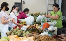 Đơn hàng dưới 50.000 đồng được xuất gộp hóa đơn: Tiện cho quản lý, khó cho tiểu thương?