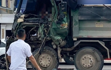 Ba ô tô tông liên hoàn trên quốc lộ 1, tài xế chết trong cabin