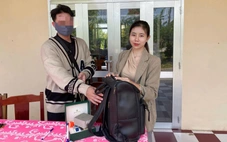 Nhặt được ba lô có đồng hồ Rolex, nhẫn và trang sức, mang đến công an nhờ tìm người đánh rơi