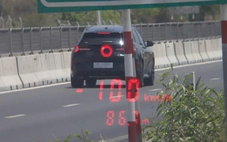 Chạy ô tô quá tốc độ, không giấy đăng kiểm và đăng ký, tài xế và chủ xe bị phạt 68,5 triệu đồng