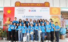 UOB Việt Nam tặng phòng máy vi tính cho học sinh vùng sâu An Giang