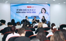 Học tại báo Tuổi Trẻ, sinh viên Văn Lang tổ chức tọa đàm 'thực chiến' cùng giám đốc truyền thông