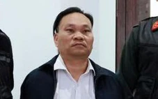 Hình ảnh công an khám xét, bắt nhiều giám đốc công ty ở Phú Thọ