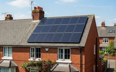 Sau cú sốc năng lượng, Anh yêu cầu nhà mới xây phải lắp pin mặt trời