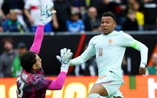 Mbappe lập công giúp 10 người tuyển Pháp đánh bại Brazil