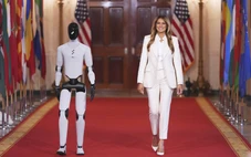 Robot AI hình người lần đầu xuất hiện tại Nhà Trắng