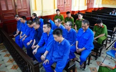 12 bảo vệ 'bán đường' cho xe tải chạy vào khu công nghệ cao giờ cấm bị lãnh án