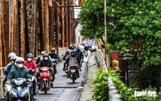 Hà Nội cấm xe đi qua cầu Long Biên trong 2 tháng để sửa chữa