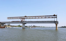 Nóng ruột với những cây cầu làm kiểu 'rùa bò' ở Đà Nẵng