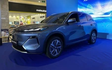 Geely EX5 ra mắt Việt Nam: Giá từ 789 triệu đồng, có thể chạy 170km không cần xăng