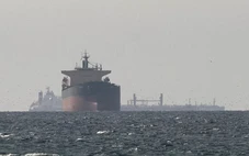 Vệ binh Cách mạng Hồi giáo Iran tuyên bố đóng cửa eo biển Hormuz, tàu thuyền quay đầu