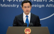 Nhật Bản 'rất tiếc' vì vụ cầm dao đột nhập đại sứ quán, Trung Quốc tuyên bố 'còn lâu mới đủ'