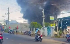 Cháy nhà ở Ninh Thuận, xe hơi, xe máy và nhiều tài sản bị thiêu rụi