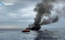 Eo biển Hormuz: Tàu Thái Lan mắc cạn sau 2 tuần bị tấn công, tàu Malaysia được phép đi qua