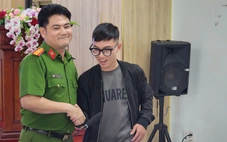 Trưởng công an cùng chủ tịch phường đối thoại chân tình với các bạn trẻ ‘chưa tốt’