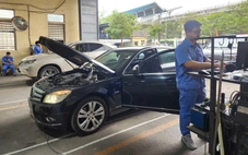 Nghẽn mạng kiểm định khí thải theo quy định mới